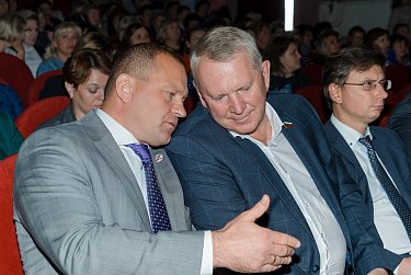Школьников ждут единые учебники и способы оценки